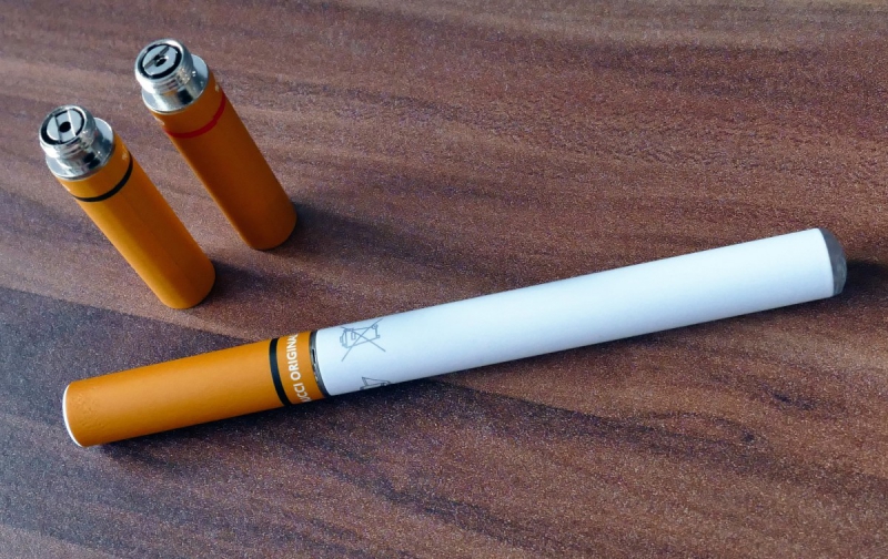 e-cigarette-MOUGINS-min_electronic_cigarette_e_cigarette_nicotine_vapor_vaporizer_smoke_tobacco-663282